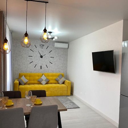 Vip Апартаменты На Жукова Uralsk Exterior photo